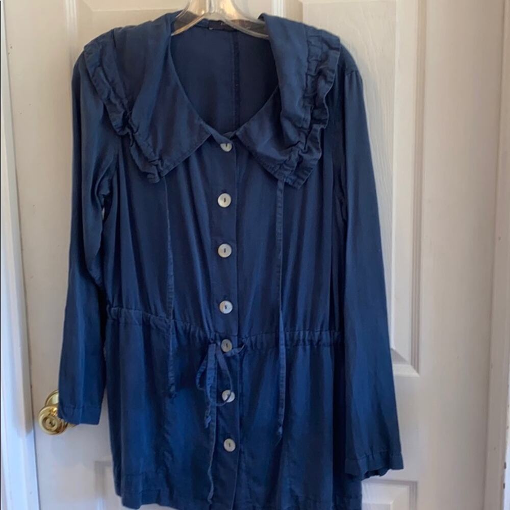 Cut loose women’s size small tencil navy button front  top